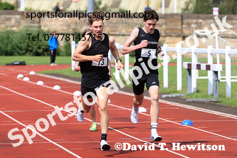 BBoys 1500 metres, 2025 Northumberland Schools Track and Fields, Wentworth, Hexham. Photo: David T. Hewitson/Sports for All Pics
